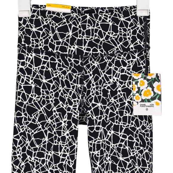 DVF x Target Black & White Cracked Athletic Ankle Leggings Size XS Womens NWT - Picture 2 of 11